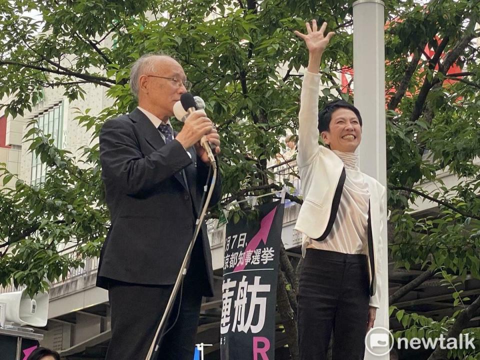  曾經參選三次東京知事的曾任日本律師協會會長的宇都宮健兒是這次也支持蓮舫的日本共產黨出身，他認為熱情又會照顧弱勢的蓮舫才能打倒小池冷血的都政。 圖：劉黎兒攝 