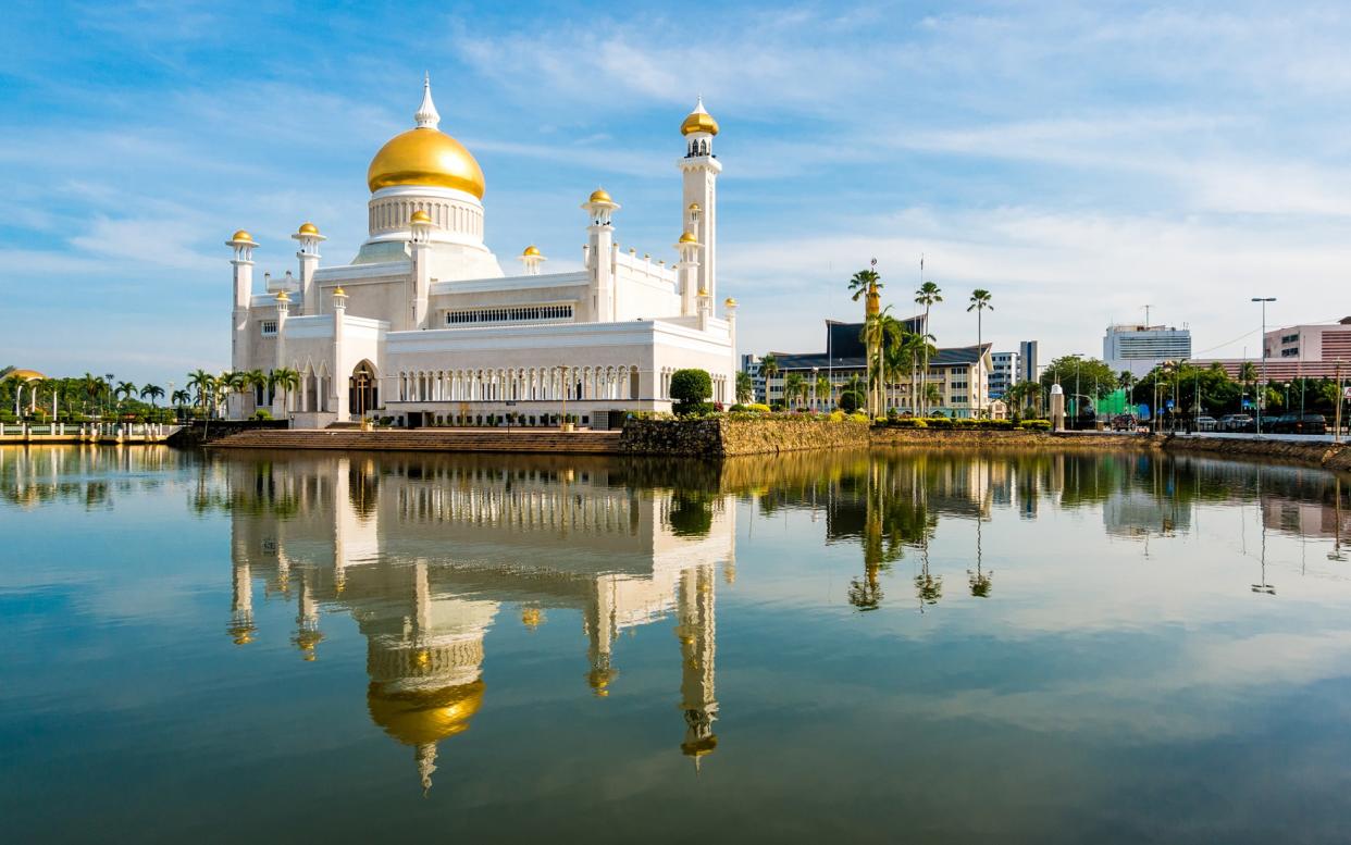 Brunei is trying to attract more tourists – while introducing Sharia law - Holger Mette