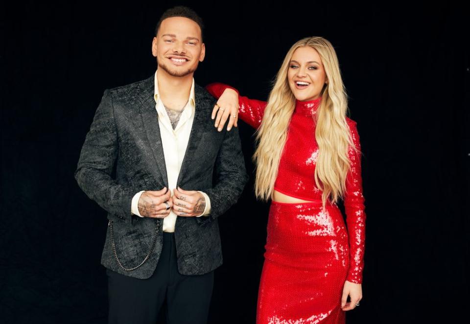 cmt awards hosts kane brown kelsea ballerini photoshoot cmt music awards 2023