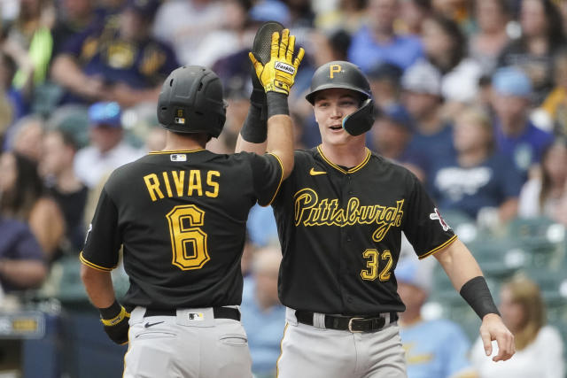 New dad Bryan Reynolds homers in Pirates win