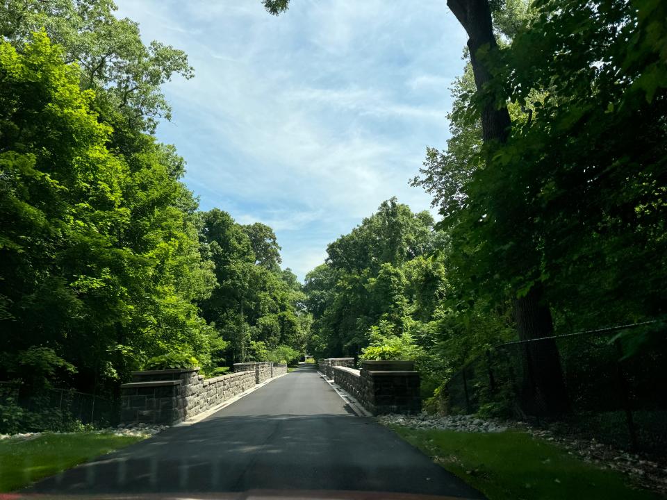 sands point conservancy entryway