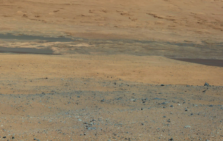 Mars rover sends incredible photos