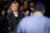 U.S. Democratic presidential candidate Hillary Clinton speaks at a campaign stop at Clinton Middle School in Clinton, Iowa November 22, 2015. REUTERS/Mark Kauzlarich