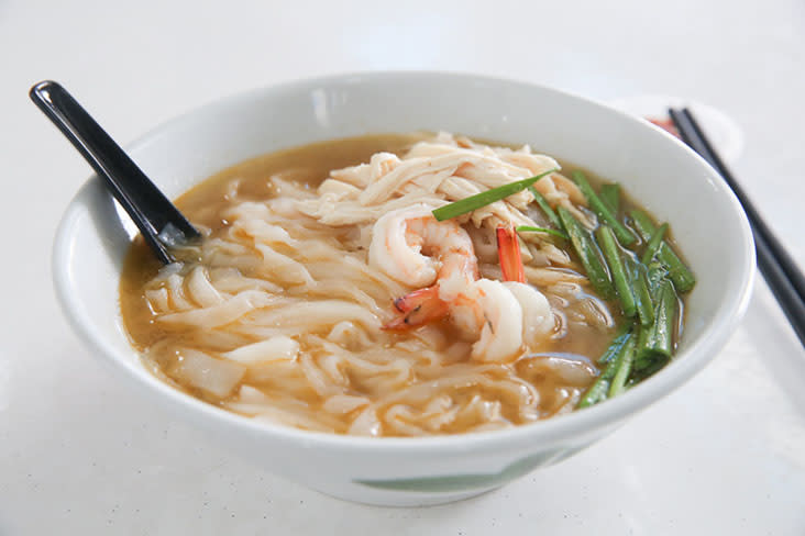 The star of this simple bowl of 'kai see hor fun' is the chicken soup by Choo Choy May