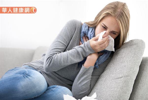 不想引發肺炎！先搞懂流感VS感冒差在哪，5大併發症別輕忽