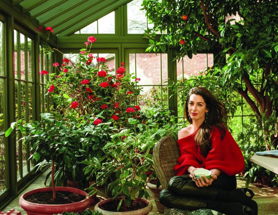 Amal Clooney in <em>Vogue</em> (Photo: Annie Leibovitz/Vogue)