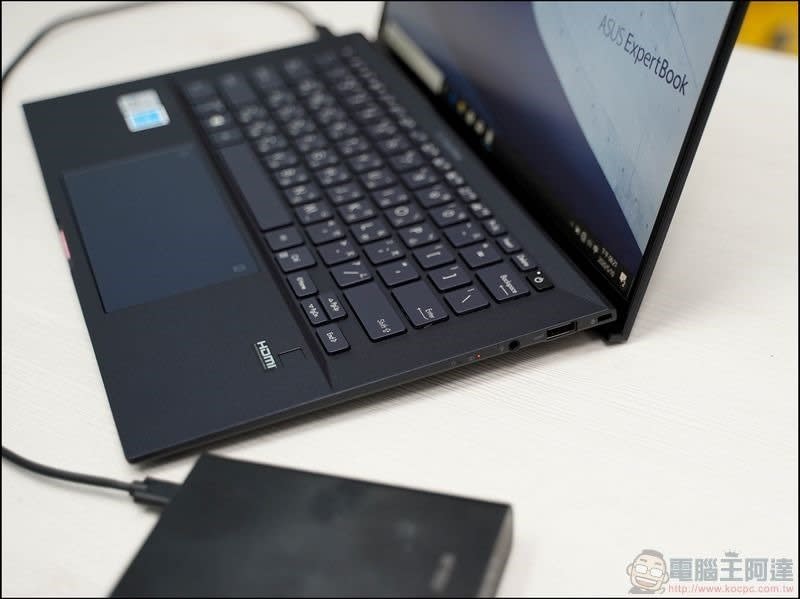 ASUS ExpertBook B9 (B9450) 開箱