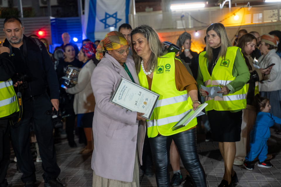 Hundreds of people in the battered city of Ofakim attended a ceremony honoring community members who fought terrorists and local volunteers who are part of JDC’s new initiative building community resilience, healing, and recovery in frontlines cities.