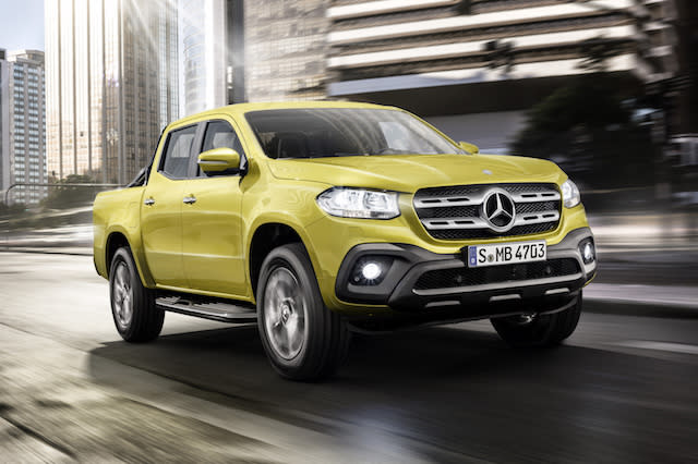 Mercedes-Benz X-Klasse â€“ Exterieur, black-to-yellow metallic, Ausstattungslinie PROGRESSIVE // Mercedes-Benz X-Class â€“ Exterior, black-to-yellow metallic, design and equipment line PROGRESSIVE