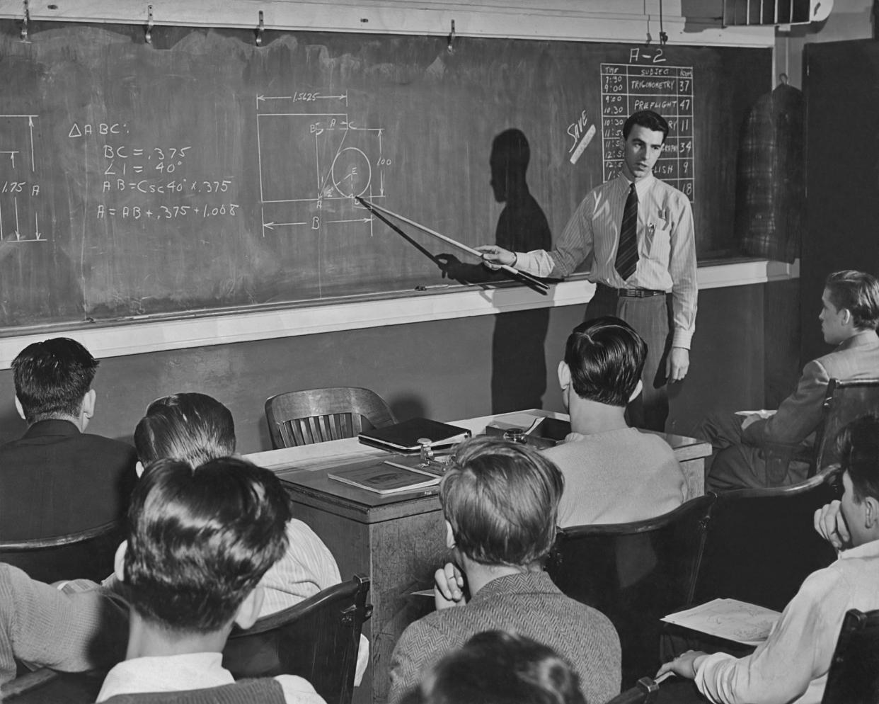 students at the henry ford trade school in dearborn, michigan being taught shop trigonometry in the 1940's