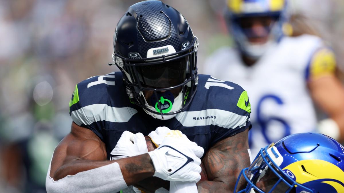 Seahawks' DK Metcalf suffers knee injury in Week 7 win over