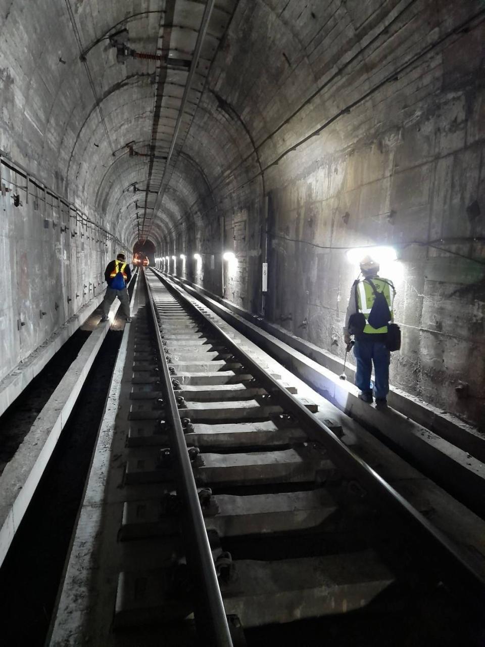 太魯閣事故家屬進入清水隧道內又發現11具遺骸、遺物。太魯閣的眼淚提供