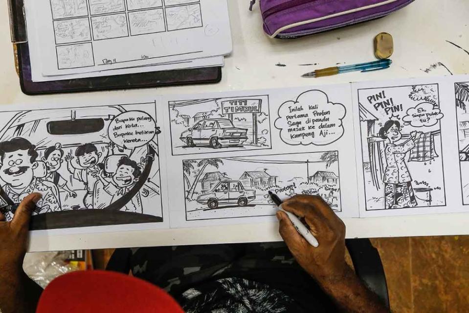 A view of Azmi Hussin working on ‘Saga Kami’. — Picture by Sayuti Zainudin