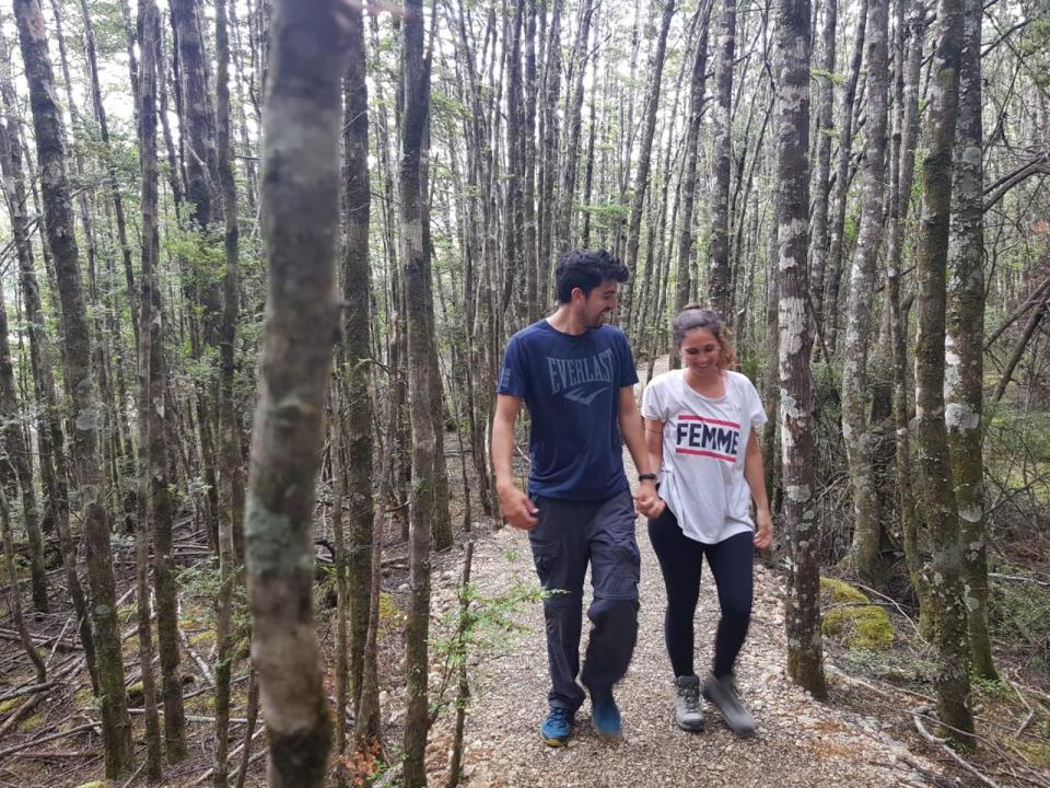 La pareja ciclista se conoció en Nueva Zelanda vía https://www.instagram.com/triponbike_