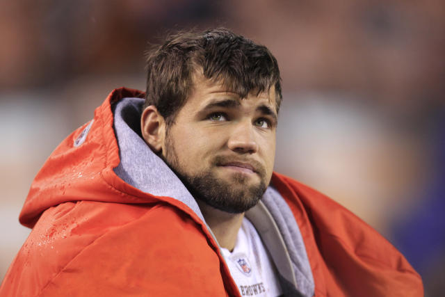 Former Browns running back Peyton Hillis tells of rescuing son