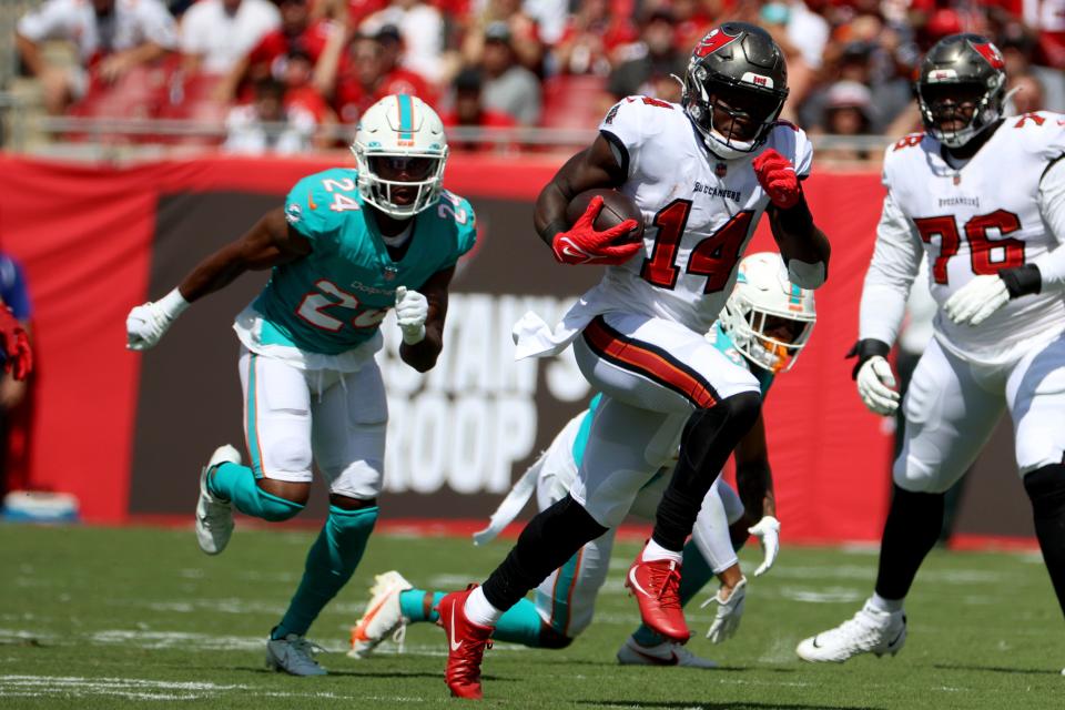 Tampa Bay Buccaneers wide receiver Chris Godwin (14) an NFL football game against the Miami Dolphins, Sunday, Oct. 10th, 2021 in Tampa, Fla. (AP Photo/Don Montague)