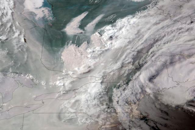 Yankee Stadium looks like dystopian hellscape with Canadian wildfires  burning 