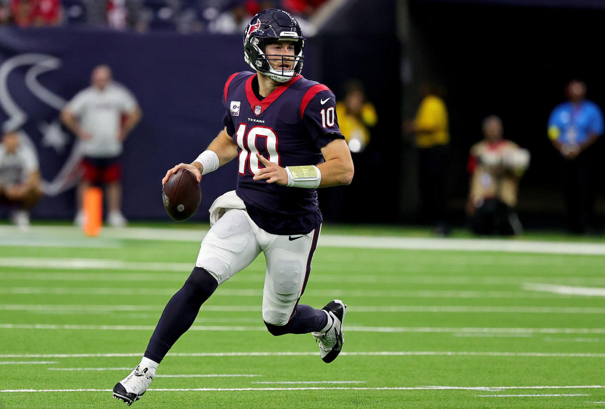 Houston Texans quarterback Davis Mills (10) calls signals during the second  quarter of the NFL Football Game between the Tennessee Titans and the  Houston Texans on Sunday, October 30, 2022, at NRG