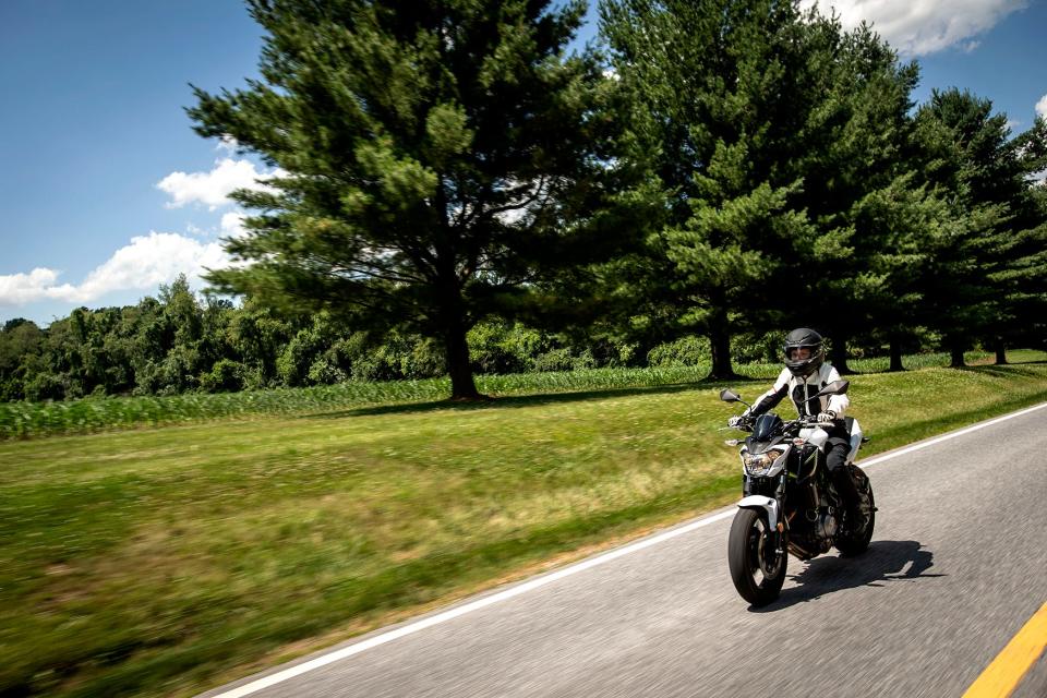 Safety tips help motorcyclists avoid deadly accidents.
