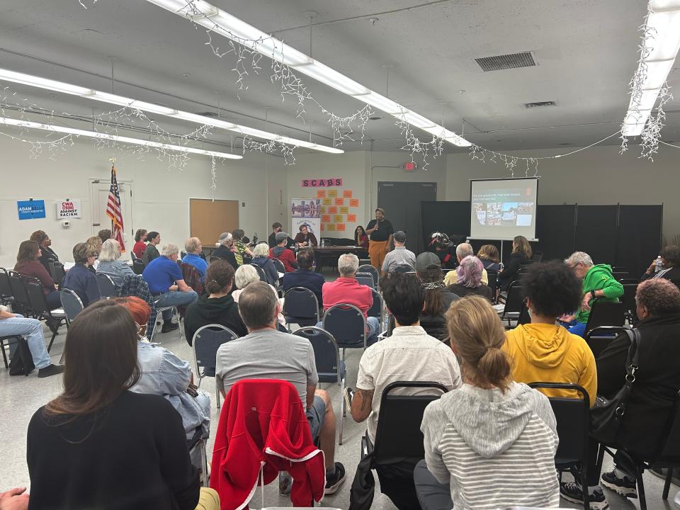 Dozens of frustrated RG&E customers filled the Federation of Social Workers Hall on Oct. 25 as grassroots organization Metro Justice explained their push to turn RG&E into a public power through the city of Rochester and Monroe County.
