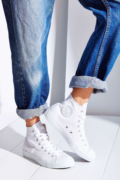 Y estas son las zapatillas elegidas por todos en algún momento de nuestras vidas, y así seguirá siendo. Las famosas “Converse” llegaron hace muchos años para quedarse. Según las últimas noticias hubo un cambio en el diseño que hace que la plantilla tenga mucho más soporte para el arco de los pies!