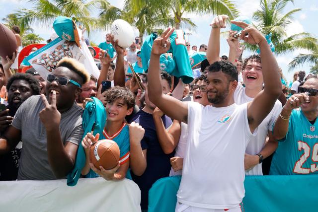 Dolphins announce 2022 training camp schedule