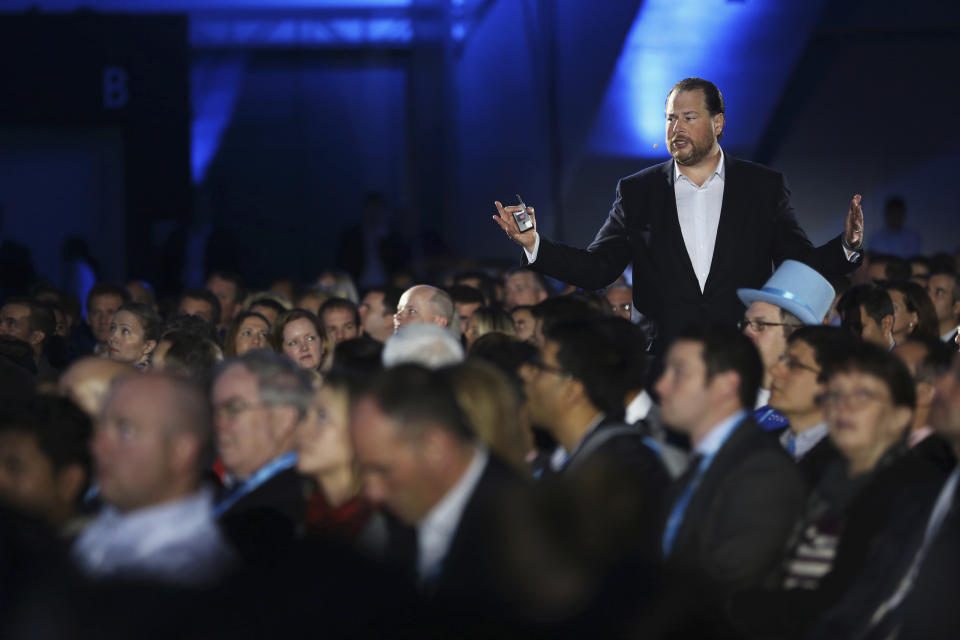 Salesforce.com CEO Marc Benioff delivers his keynote address at the company's annual Dreamforce event in San Francisco, California November 19, 2013. REUTERS/Robert Galbraith  (UNITED STATES - Tags: SCIENCE TECHNOLOGY BUSINESS)