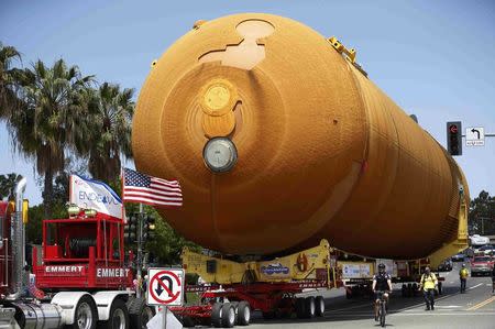 The space shuttle Endeavour's external fuel tank ET-94 makes its way to the California Science Center in Exposition Park in Los Angeles, California, U.S. May 21, 2016. REUTERS/Lucy Nicholson