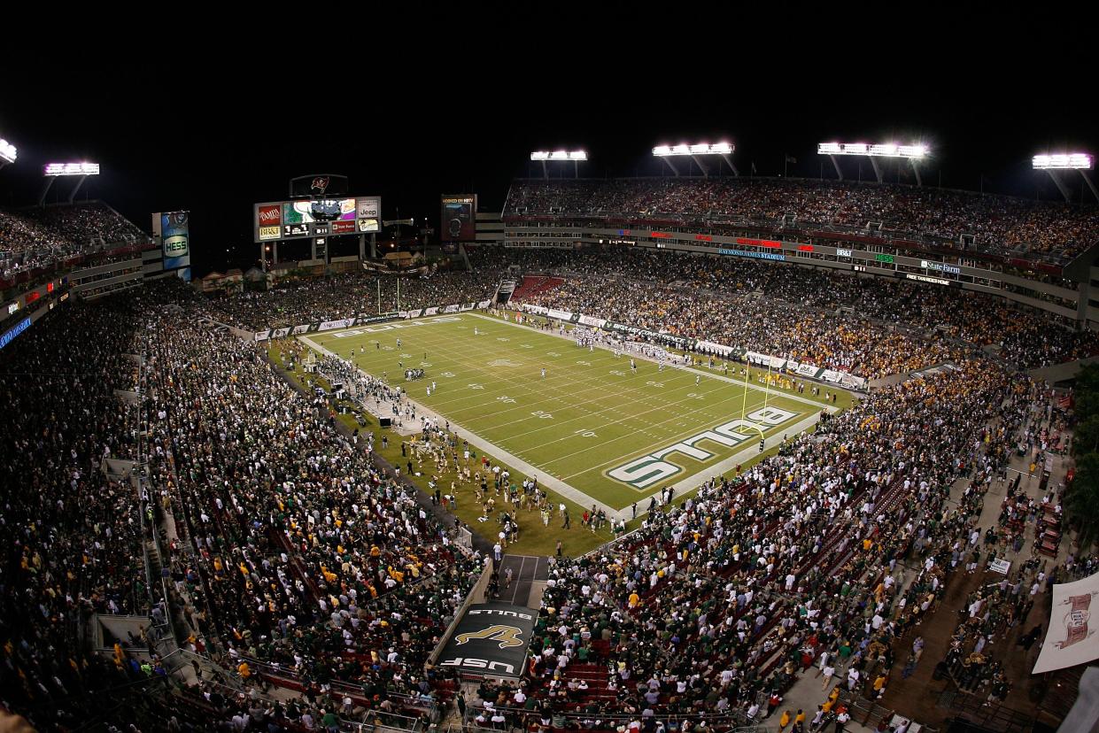 TAMPA, FL - SEPTEMBER 28:  General view of the stadium prior to the game between the West Virginia Mountaineers and the South Florida Bulls on September 28, 2007 at Raymond James Stadium in Tampa, Florida.  (Photo by J. Meric/Getty Images)