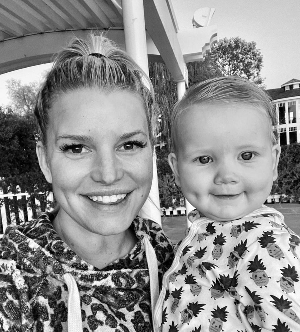 The Absolute Sweetest Photos of Jessica Simpson's Daughter Birdie