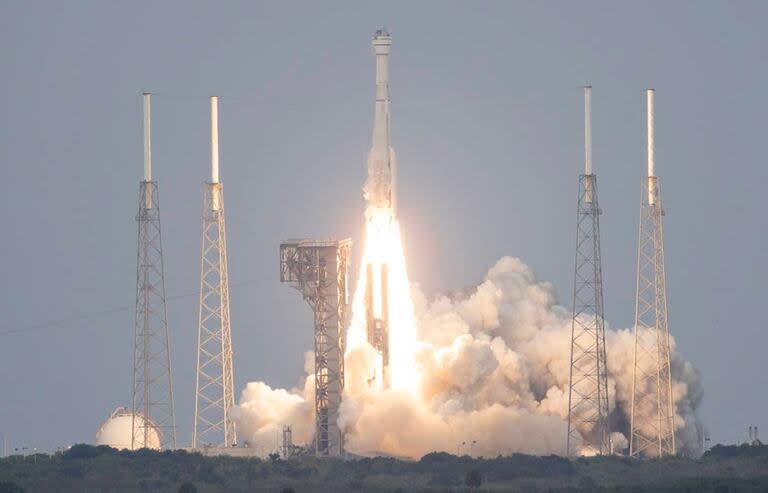  Lanzamiento del cohete Atlas con la nave Starliner en su segundo ensayo de vuelo.