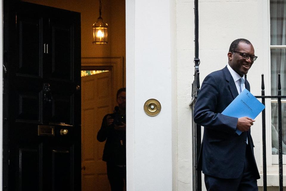 Chancellor of the Exchequer Kwasi Kwarteng leaves 11 Downing Street to make his way to the Treasury Department to deliver his mini-budget (Aaron Chown/PA) (PA Wire)