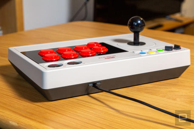 Are there any good fight sticks out there with a detachable USB-C