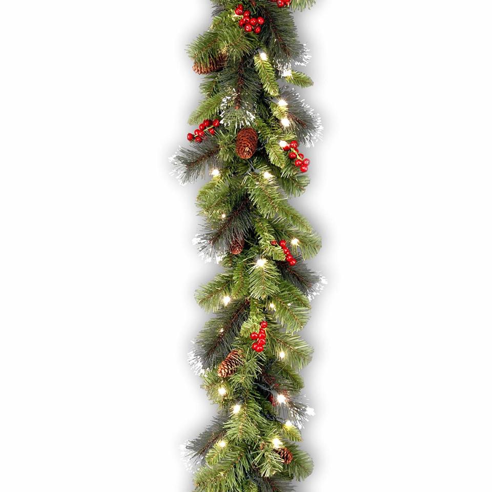 Pre-Lit Christmas Garland