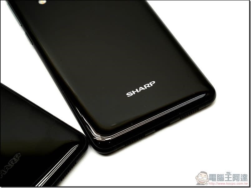 SHARP AQUOS S2 開箱 、評測、評價 全球首款搭載 FFD 異形全螢幕的日系美型機