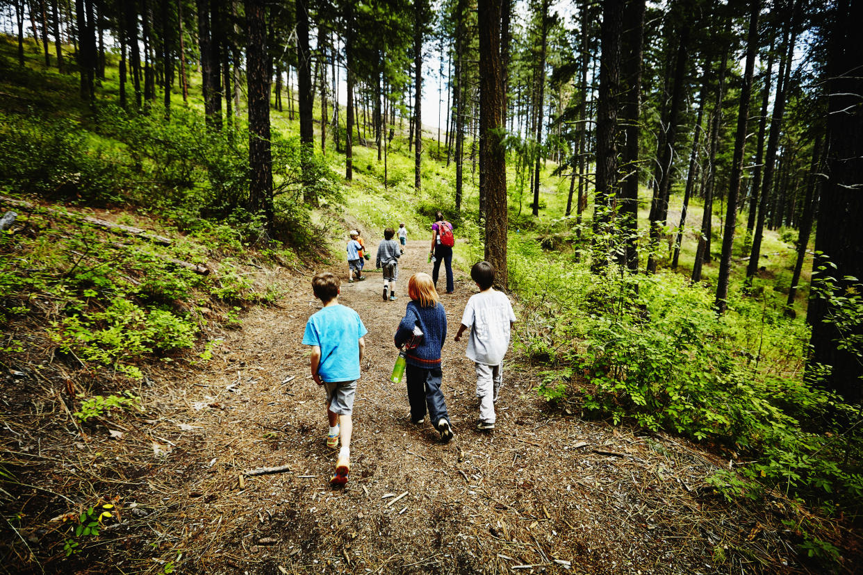 U.S. summer camps have closed temporarily due to coronavirus outbreaks. What are they doing wrong? (Getty Images)