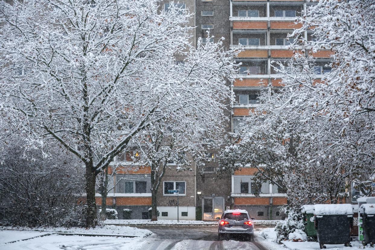 Der Dezember begann mit Schnee, wie hier in Sachsen. Der Gasverbrauch steigt, liegt aber immer noch deutlich unter den Vorjahren.  - Copyright: Jan Woitas/picture alliance via Getty Images