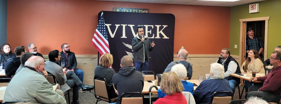 Vivek Ramaswamy speaks to a crowd of about 50 people at Pizza Ranch in Independence, Iowa on Monday Nov. 20, 2023.