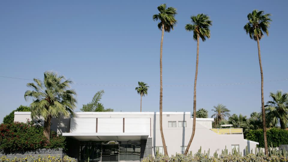 The Movie Colony Hotel, a modernist building Frey designed in Palm Springs, California in 1935. - Jack Hobhouse/Alamy Stock Photo