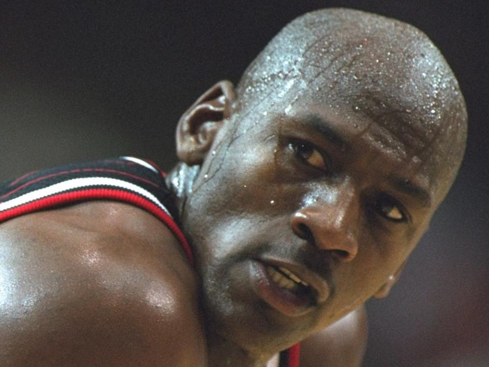 michael jordan sweating on chicago bulls