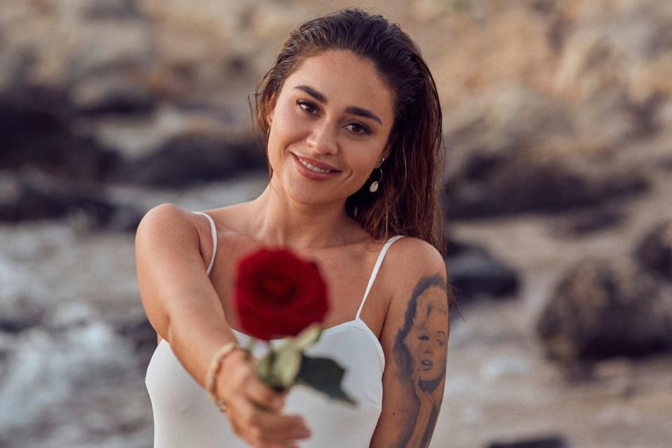 Als "Bachelorette" fand sie ihr Liebesglück: Im Herbst 2020 entschloss sich Melissa Damilia im Finale der siebten Staffel der beliebten RTL-Show, dem 23-jährigen Leander Sacher in ihre letzte Rose zu überreichen. Im Interview verriet sie: "Am ersten Abend hätte ich wahrscheinlich nicht gedacht, dass ich mich für Leander entscheide."  (Bild: TVNOW / Arya Shirazi)