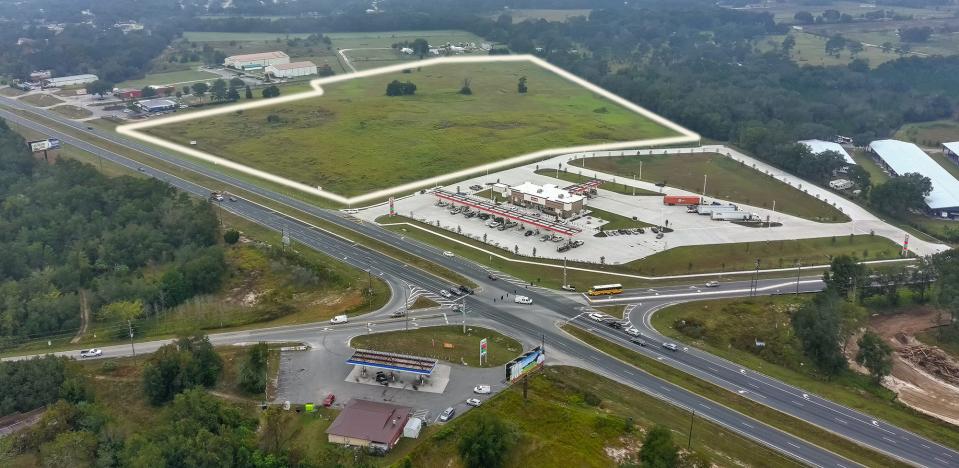 UF Health/Shands Teaching Hospital and Clinics has purchased a piece of land roughly 27 acres in size in Summerfield for $2.21 million, outlined in the white border. The land is located on the southwest side of the intersection of south U.S. 441 and Sunset Harbor Road, just south of the Circle K Kangaroo Express.