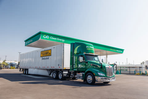 J.B. Hunt kicks off Clean Energy’s demo truck program in San Bernardino, CA. (Photo: Business Wire)