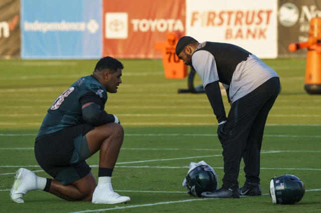 Eagles Training Camp Battles: Jordan Mailata vs Andre Dillard