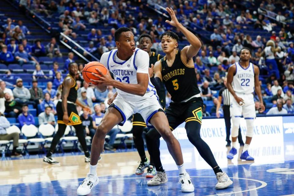 On his weekly radio show, Kentucky coach John Calipari said sophomore center Ugonna Onyenso will return to practice with the Wildcats this week.