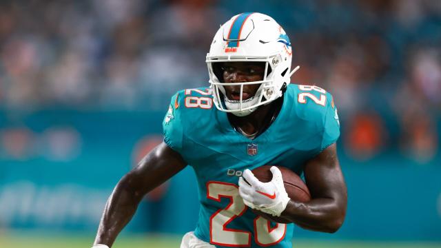 Dolphins RB De'Von Achane carted to locker room vs. Texans - BVM Sports