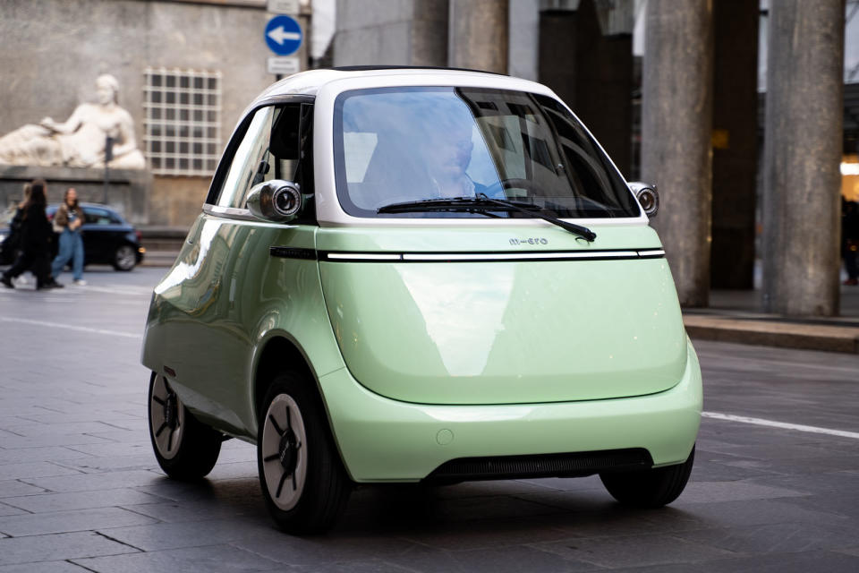 Microlino front quarter driving