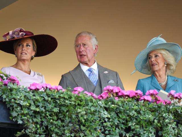 Sophie von Wessex (l.), Prinz Charles und Herzogin Camilla am ersten Tag des Royal Ascot. (Bild: imago images/PA Images)
