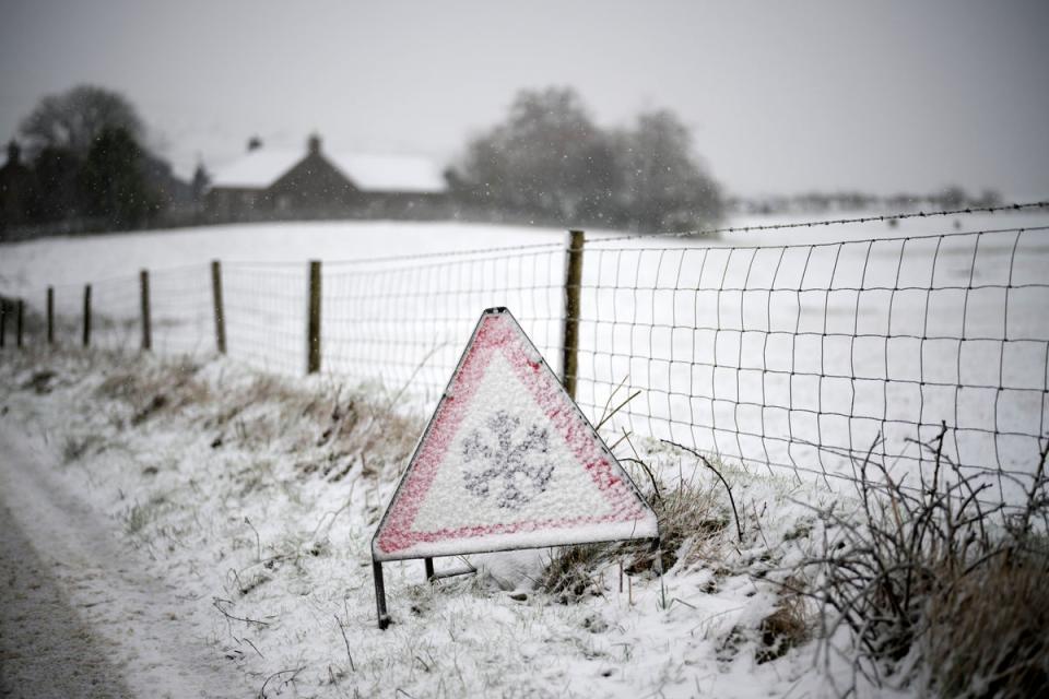 Devon County Council issued a warning to motorists after snow fell (Getty Images)