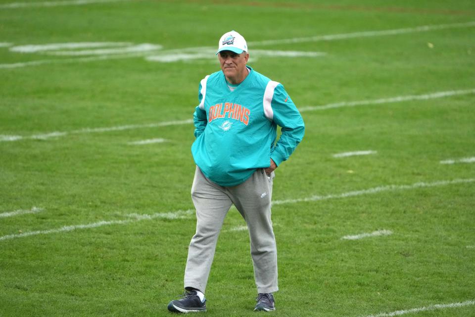 Miami Dolphins defensive coordinator Vic Fangio during practice at the PSD Bank Arena.